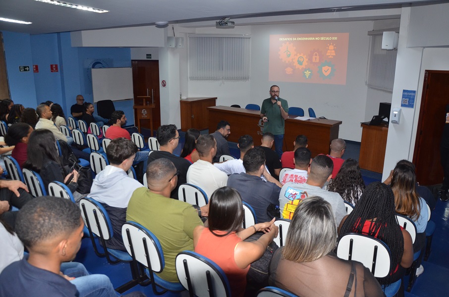 13112025_04.11.2025 - Palestra Semana da Engenharia (9) - Copia.JPG